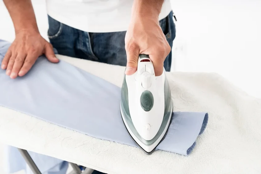 Как идеально погладить рубашку за 5 минут: секреты безупречного вида