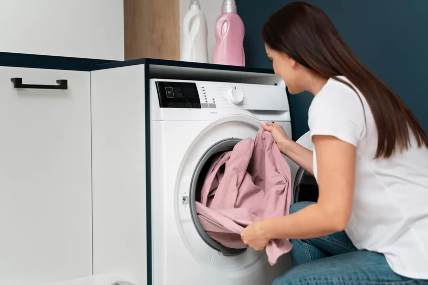 Плесень на одежде: 4 проверенных способа удалить её домашними средствами