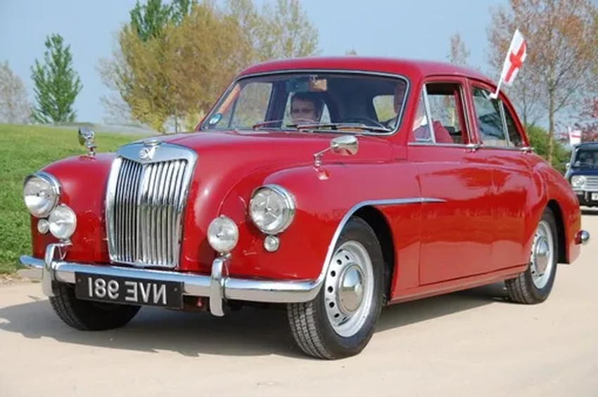 Jaguar уходит на год: зачем бренд добровольно покидает рынок?