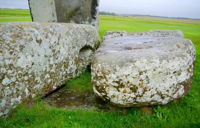 Загадка Стоунхенджа: алтарный камень прибыл из Шотландии за 700 км
