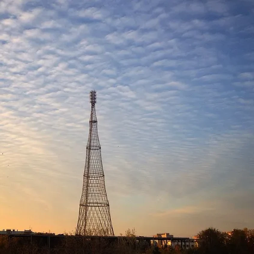 Шуховская и Останкинская: как устроены две легендарные московские телебашни