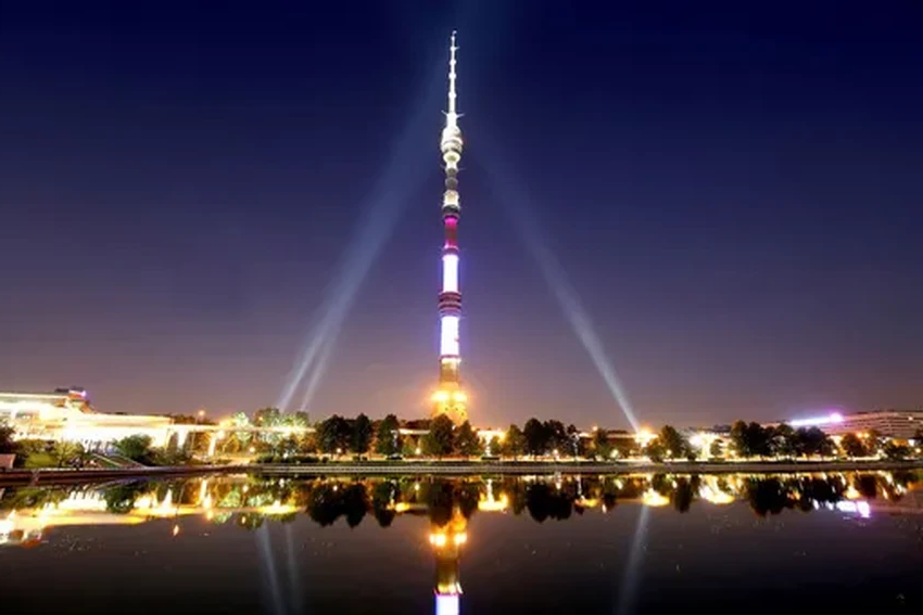 Шуховская и Останкинская: как устроены две легендарные московские телебашни