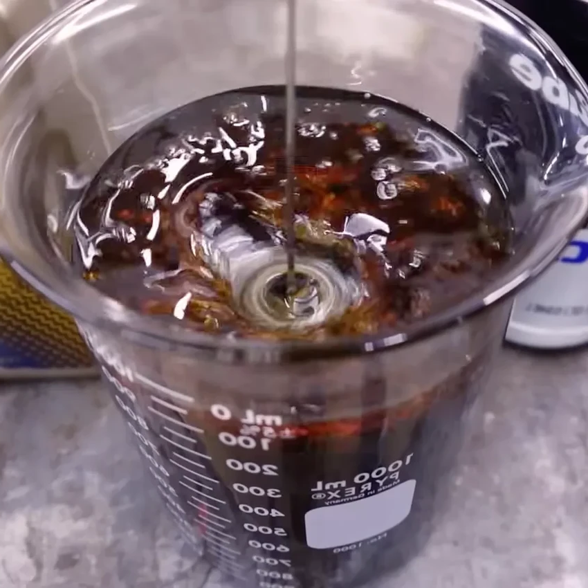 Правда ли, что старое масло можно оживить, если его взболтать? Лабораторный тест