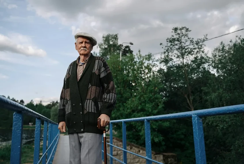 Когда мы стареем на самом деле: два неожиданных возрастных пика