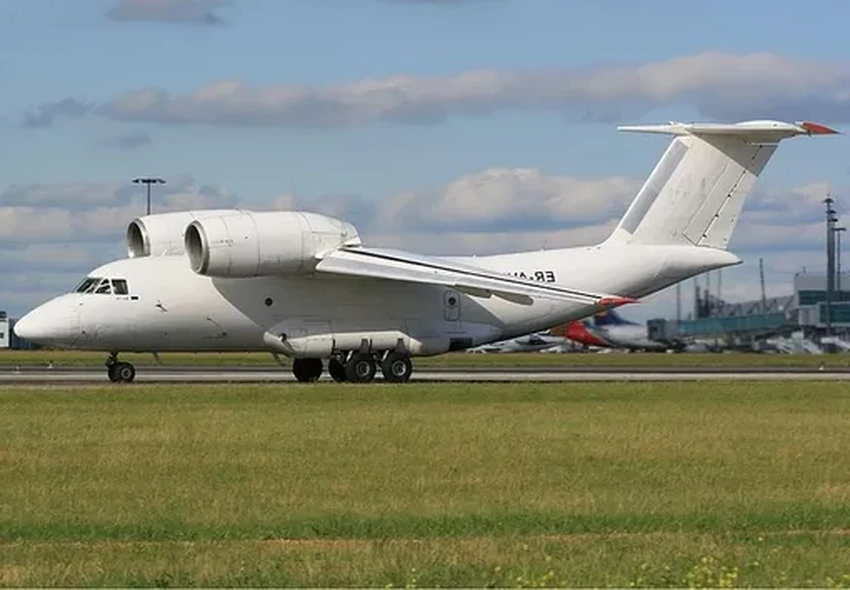 Почему двигатели самолета редко ставят над крылом? Плюсы и минусы конструкции