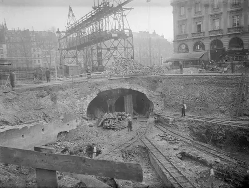 Как Париж 50 лет спорил о метро: курьезная история подземки