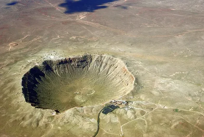 Чем метеор отличается от кометы и куда исчезают кратеры на Земле