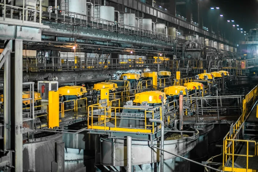 Как искусственный интеллект управляет фабрикой в Арктике: цифровая революция в металлургии