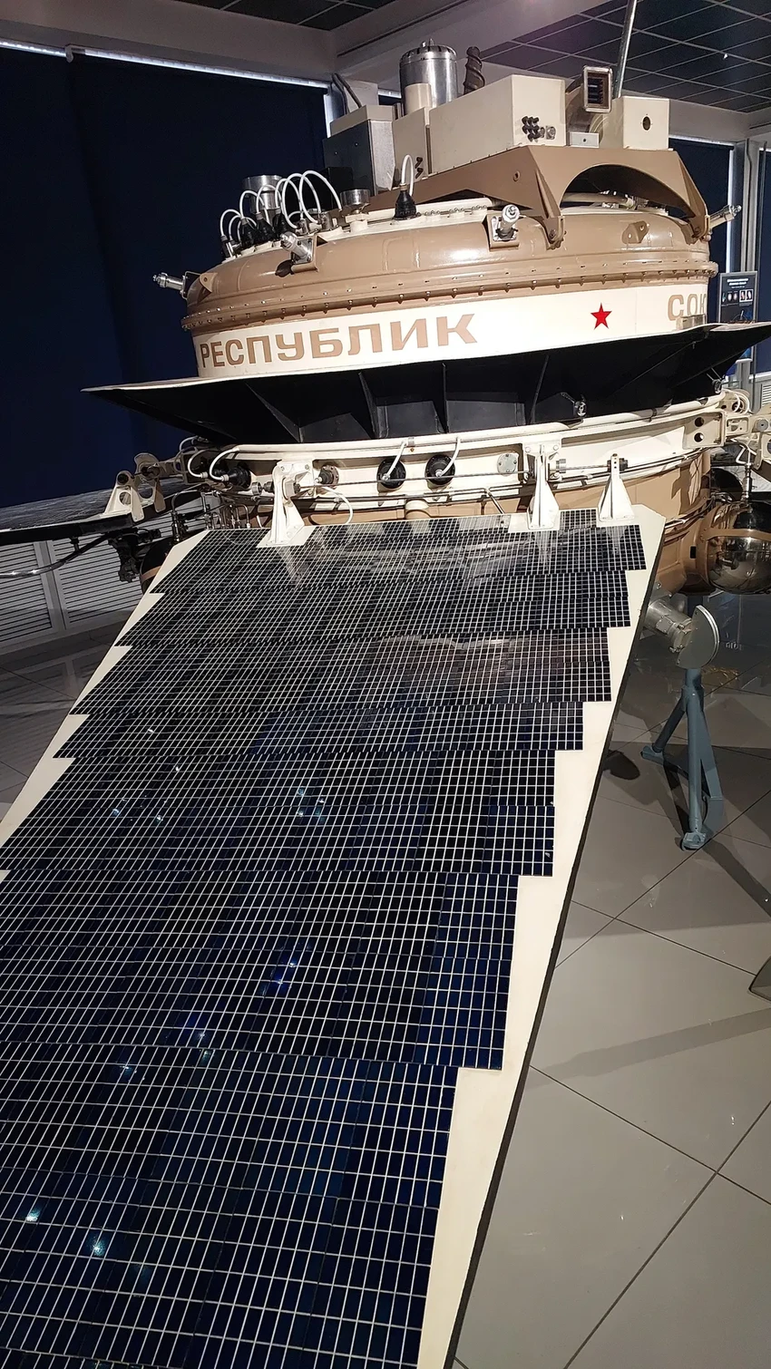 Студент создал нейросеть для поиска дефектов на космических солнечных панелях