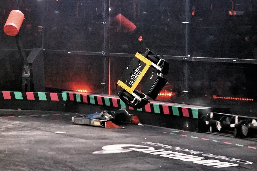 Бой роботов «Папочка»: как строят и побеждают умные машины-гладиаторы