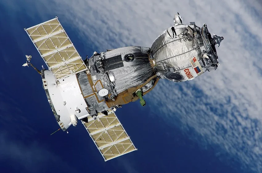 От терм Ветрувия до спутников: как мы учились добывать электричество из света