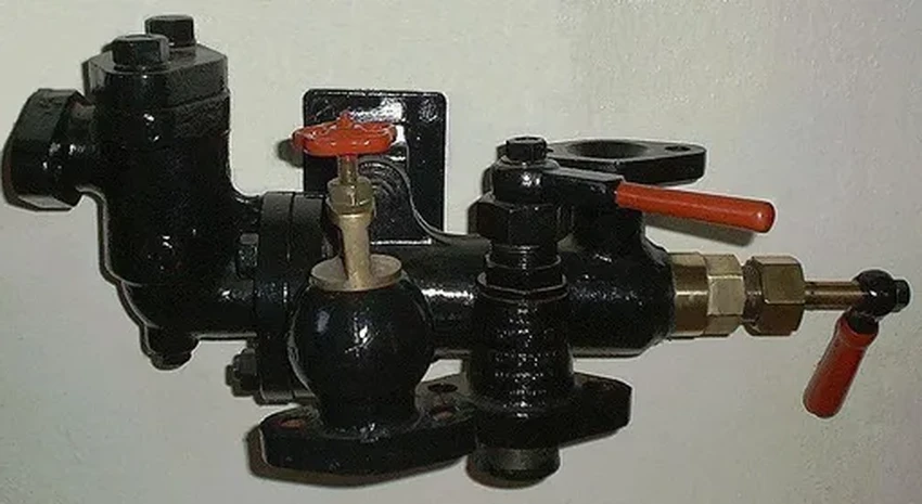 Паровой инжектор Жиффара: гениальная деталь, без которой паровоз не поедет