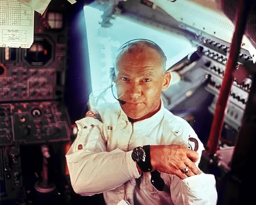 Исторические дуэты космоса: кем были напарники Леонова и Армстронга