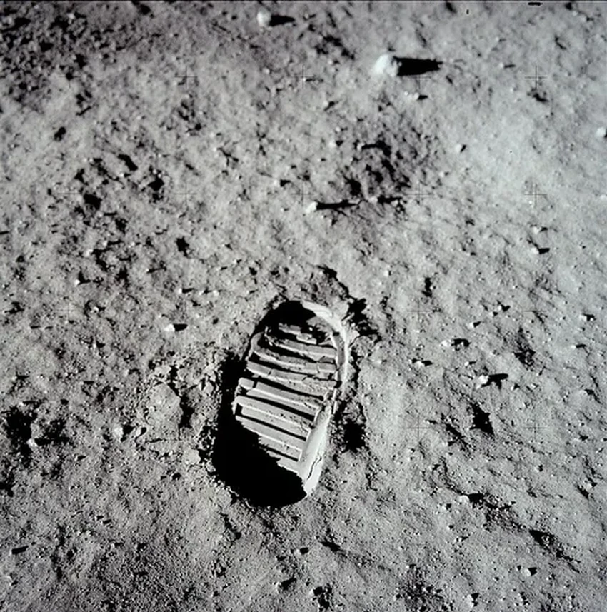 Исторические дуэты космоса: кем были напарники Леонова и Армстронга