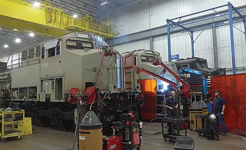 Покраска поездов: 3 видео о том, как это делают