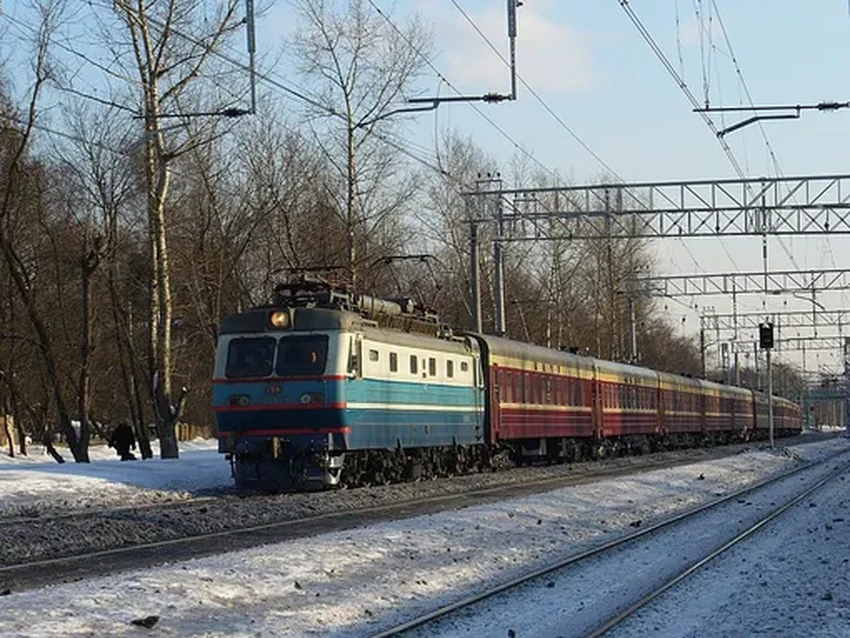 Цвета фирменных поездов СССР: от синей «Стрелы» до красного «Урала»