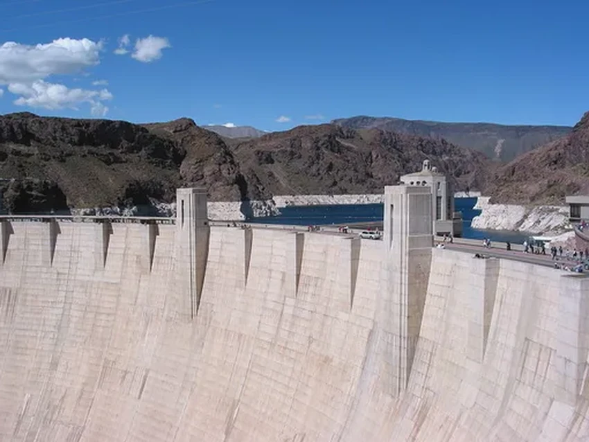 Легендарная плотина Гувера высыхает: повторяет ли Америка ошибку Аральского моря?