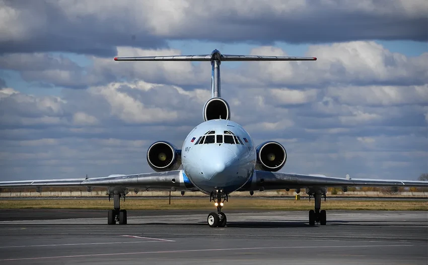 Зачем в кабинах старых самолётов были окна на потолке и почему их убрали