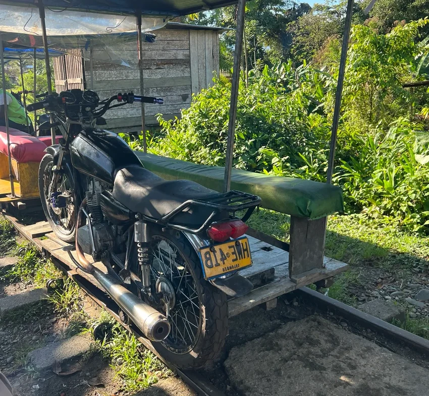 Брухитас: как мотоциклы на рельсах спасли колумбийскую дорогу