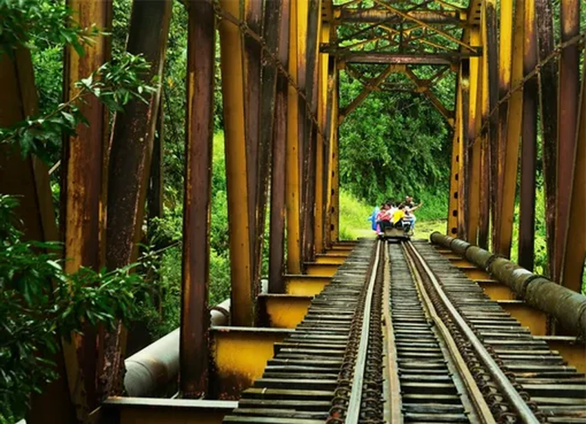 Брухитас: как мотоциклы на рельсах спасли колумбийскую дорогу