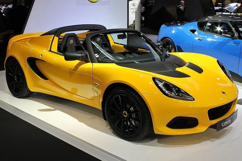 Чертежи первого Tesla Roadster стали открытыми: теперь можно собрать свой