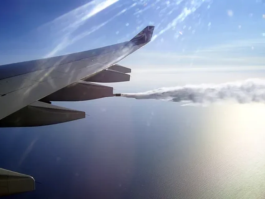 Зачем самолёты сливают тонны топлива в небе перед экстренной посадкой