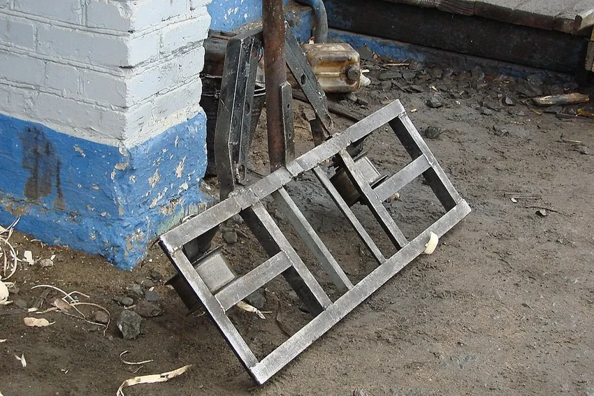 Секрет странной тележки: как железнодорожники таскают 300 кг