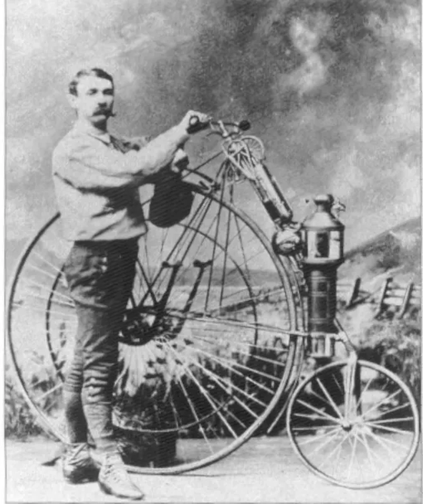 История первого мотоцикла: от парового велосипеда до легенды