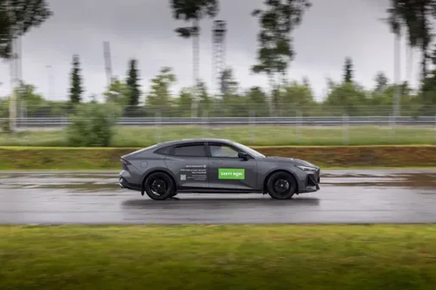 Ikon Autograph: Тест-драйв новых шин — что осталось от легендарной «Хакки»?