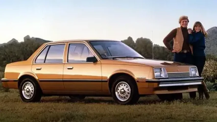 Провал Cadillac Cimarron: почему компактный люкс проиграл Mercedes?