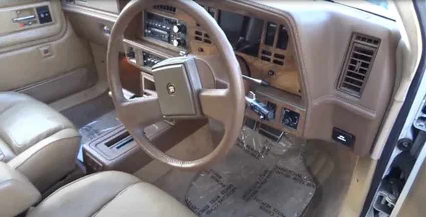 Провал Cadillac Cimarron: почему компактный люкс проиграл Mercedes?