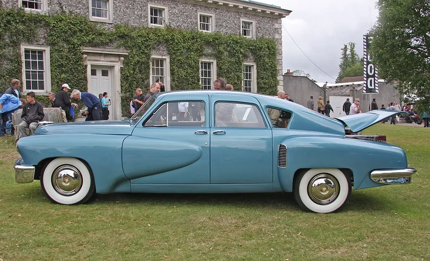 Почему водителю предлагали нырнуть под панель при аварии в 1948 году