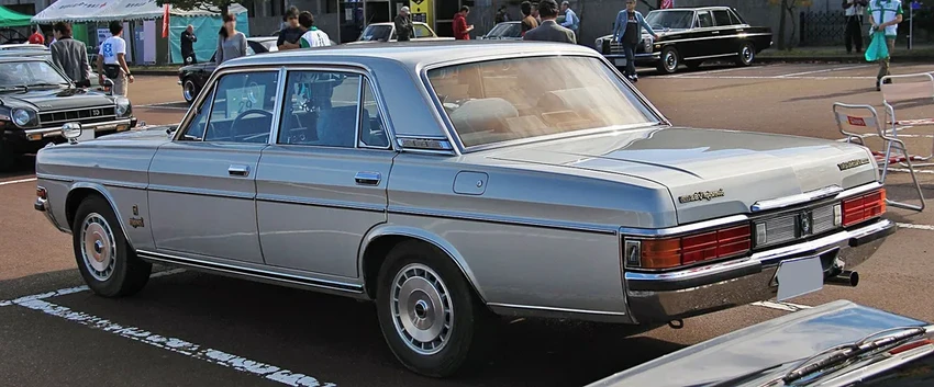 ГАЗ-14 «Чайка» и Nissan President: неожиданное сравнение правительственных лимузинов