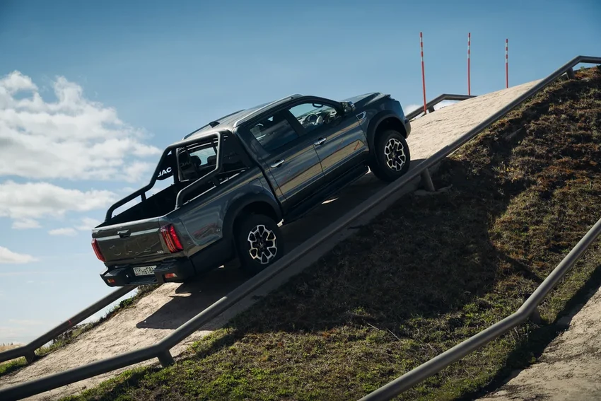 Новый пикап JAC T9: что дает автомобилю 100% мужской энергии Ян?