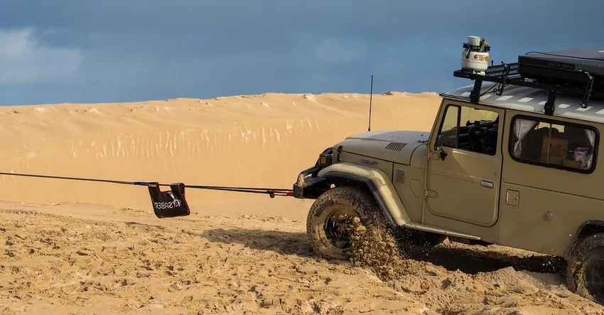 Какой буксировочный трос выбрать: сравнение строп для города и бездорожья