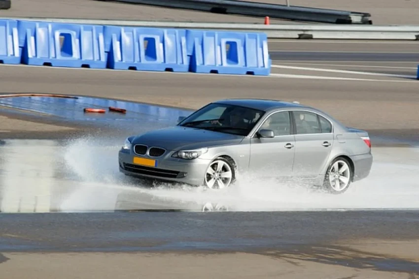 Как учат водителей в Швеции: 