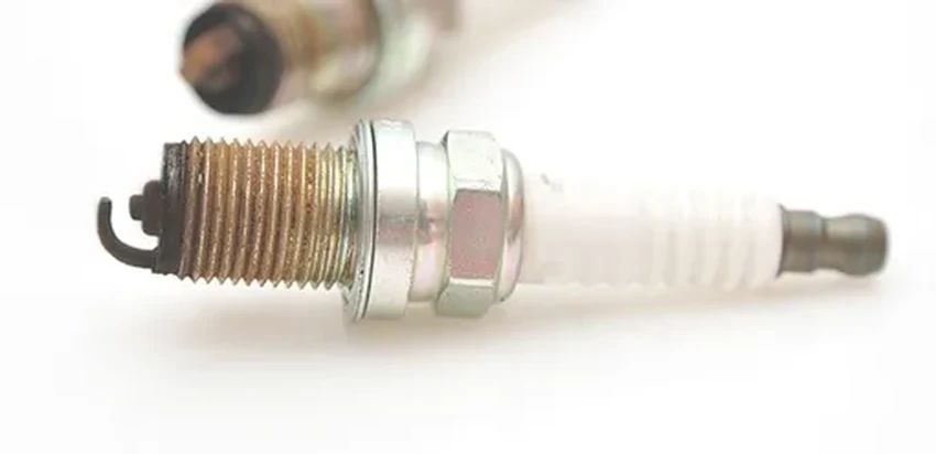 Что расскажет нагар на свечах? Диагностика проблем двигателя по цвету