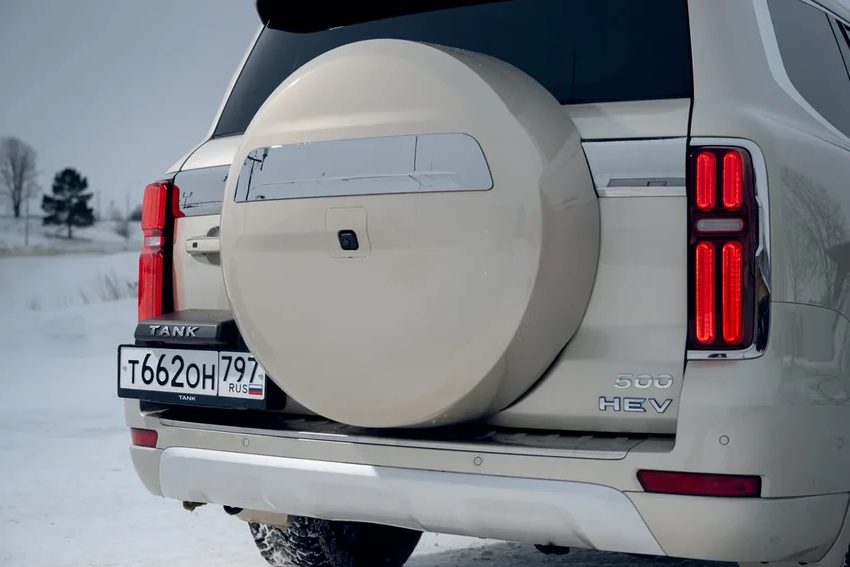 Тест-драйв гибрида Tank 500: как едет внедорожник с электромотором