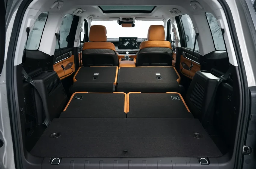 Тест-драйв гибрида Tank 500: как едет внедорожник с электромотором