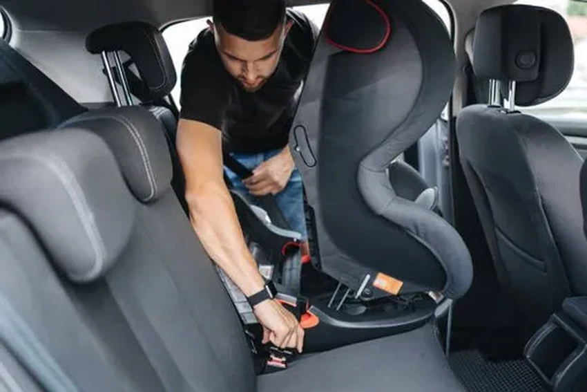 Самое безопасное место в машине для детского кресла: выбираем правильно