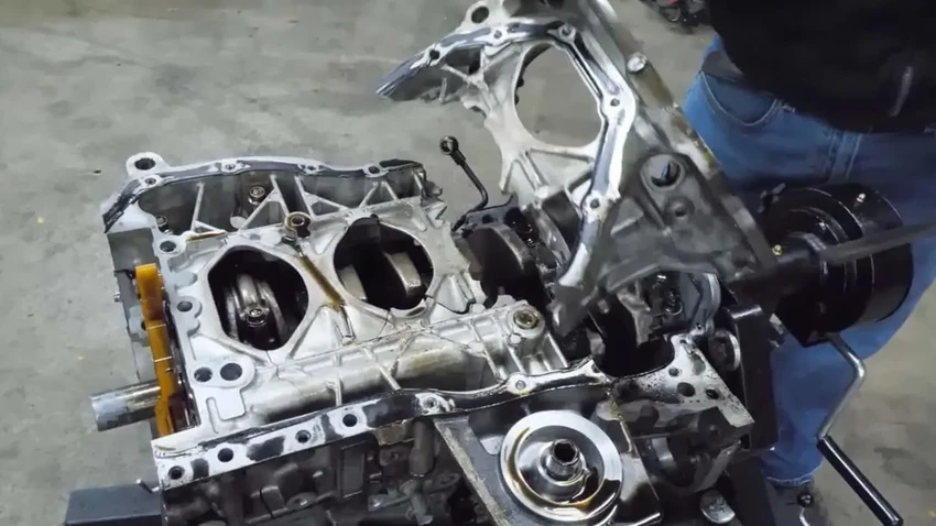Разрыв поршня в двигателе на ходу: какие разрушения ждут мотор