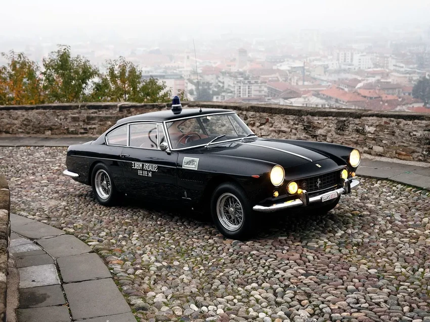 Итальянская полиция на Ferrari: как спорткар стал главным кошмаром мафиози