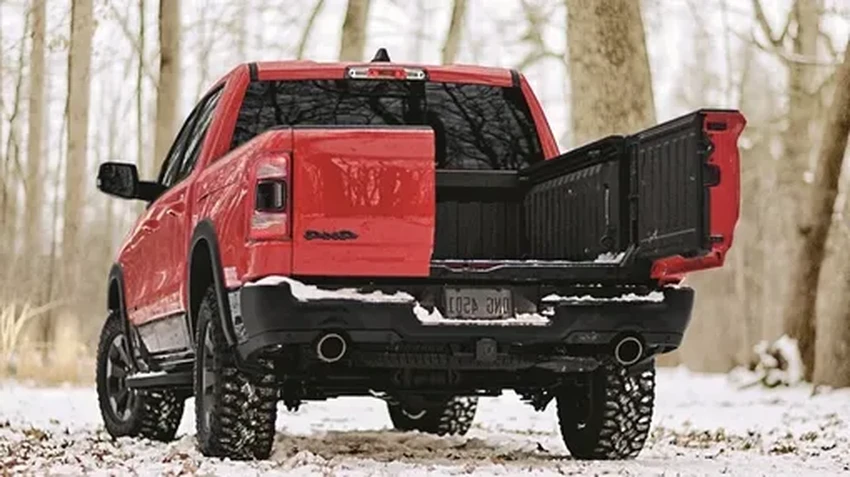 Эволюция откидного борта: как простая деталь пикапа стала полем битвы инженеров