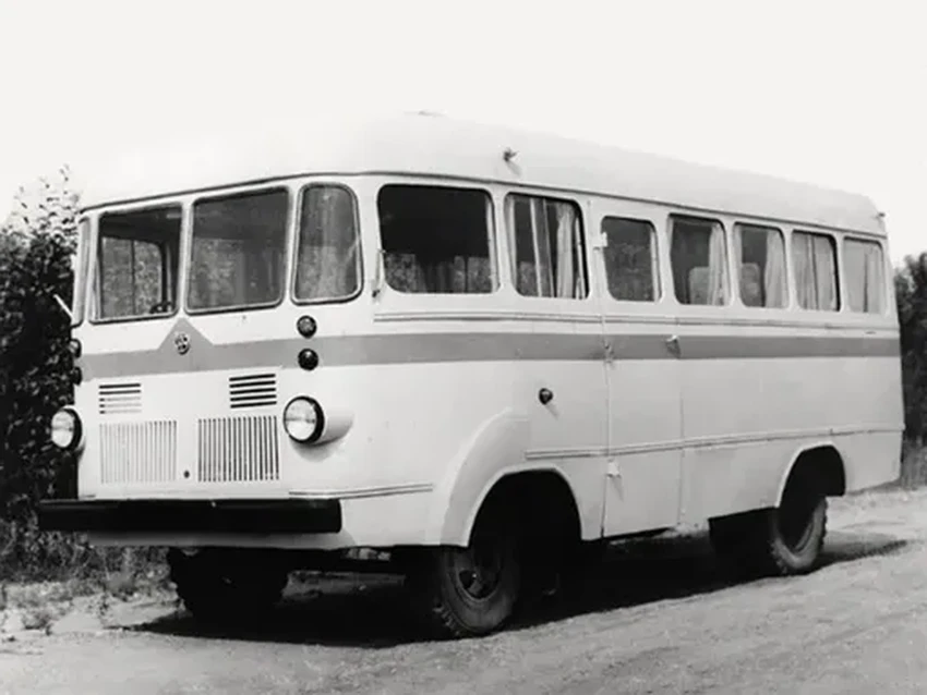 Советский автобус с рулём не по центру: почему им было трудно управлять