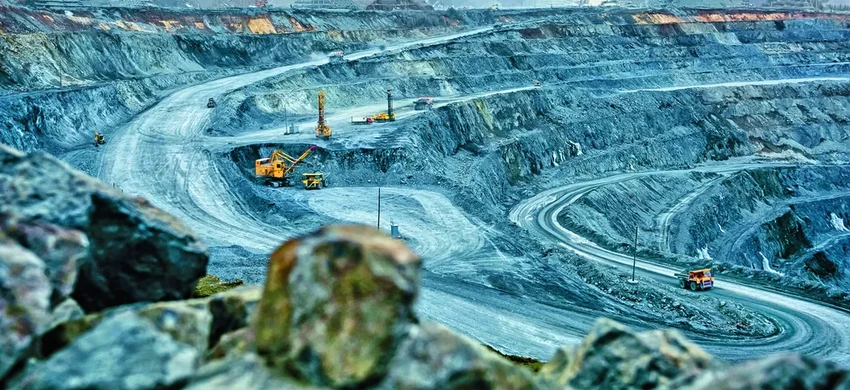 Как устроены гиганты карьеров: экскаваторы, дробилки и машины для горной добычи