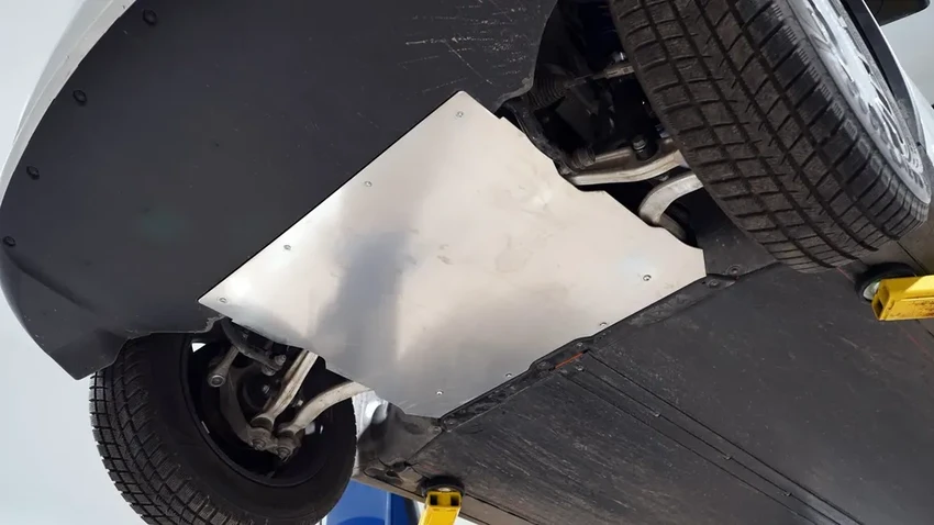 Что скрыто под электромобилем: как устроена защита днища от серьёзных угроз