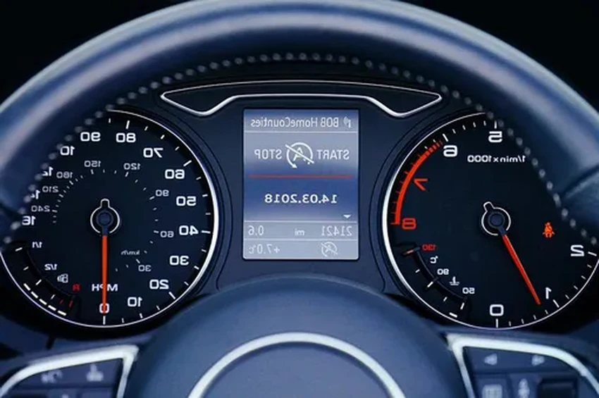 Как устроен спидометр: от простой механики до электронных импульсов