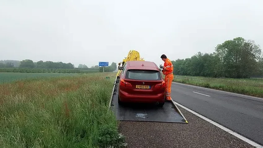 Парковаться с вывернутыми колесами: надежная защита или вред для машины?