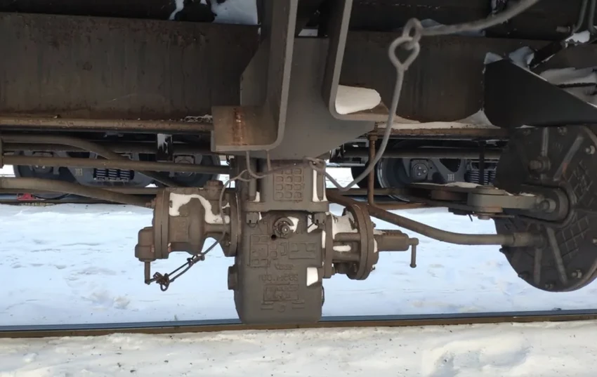 Может ли машинист отменить экстренную остановку поезда после сигнала?