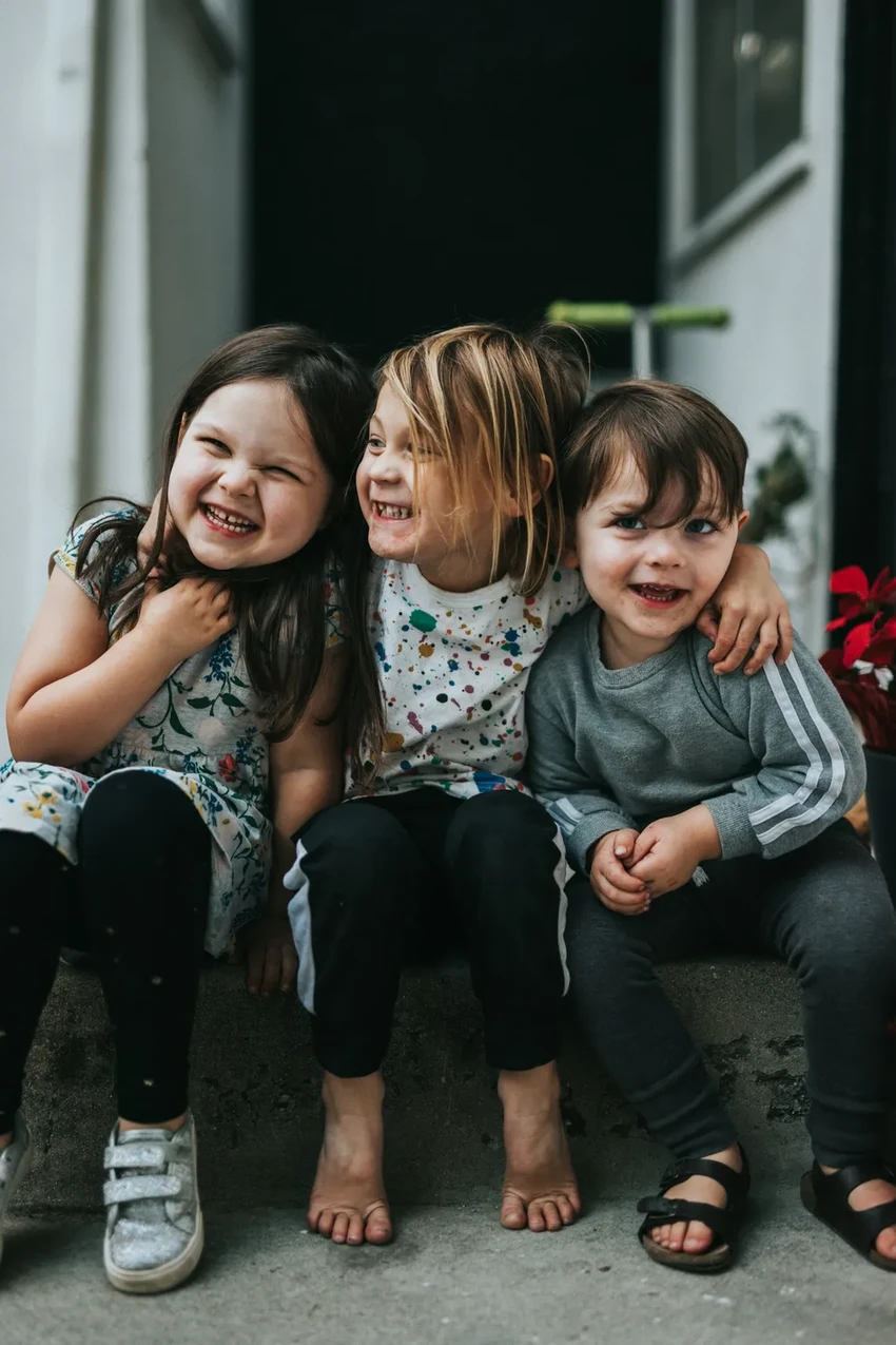 Научное подтверждение: как родительский юмор влияет на счастье детей